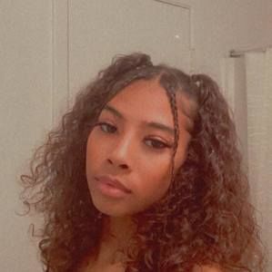 Meet your Posher, Esmmy